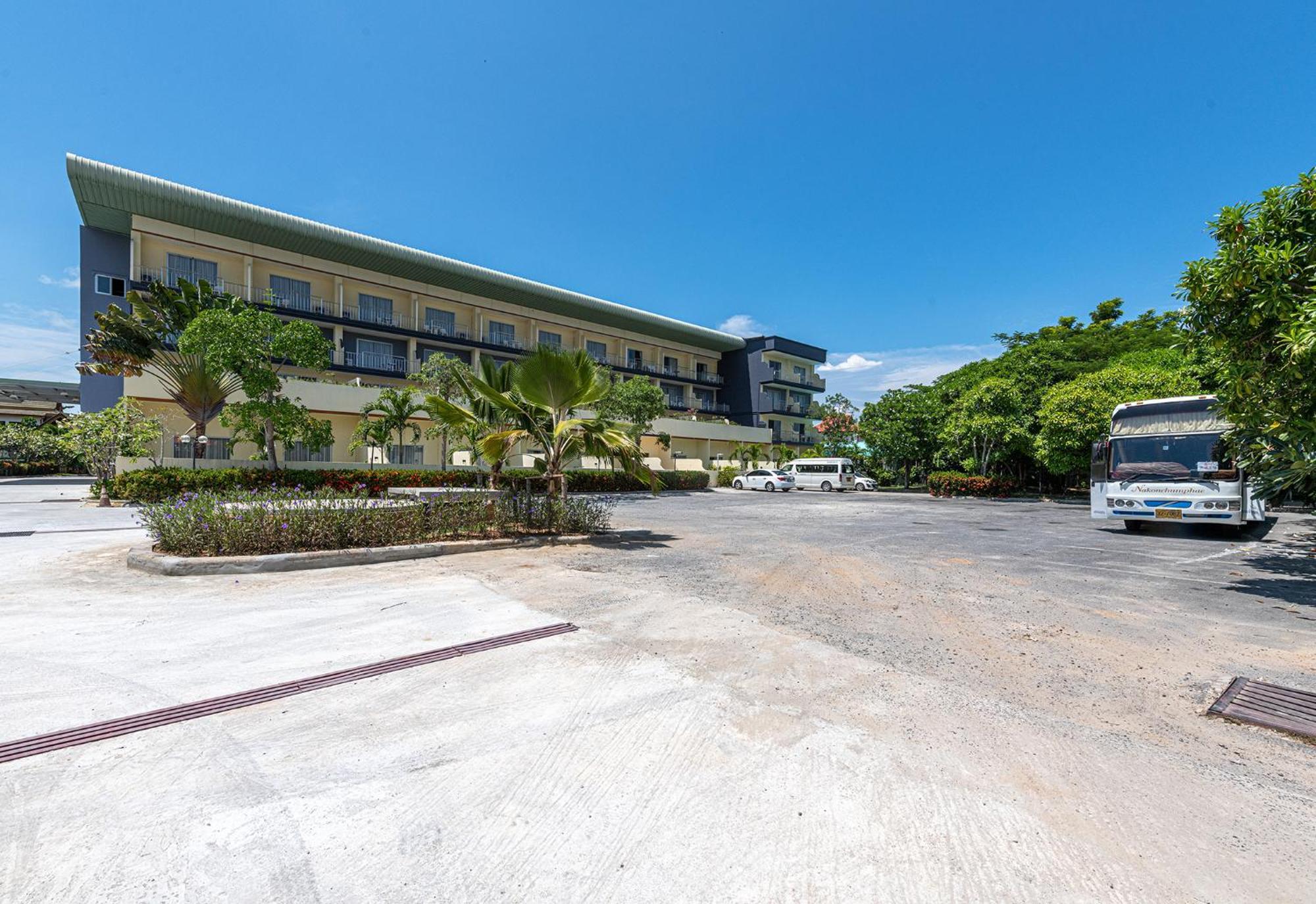 Blue Beach Grand Resort And Spa In Chalong Phuket By Dayuu Ban Saiyuan Dış mekan fotoğraf