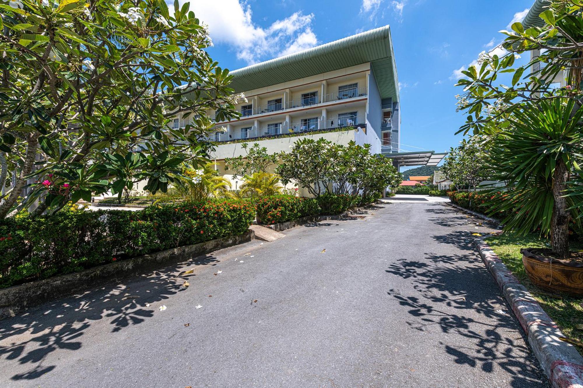 Blue Beach Grand Resort And Spa In Chalong Phuket By Dayuu Ban Saiyuan Dış mekan fotoğraf