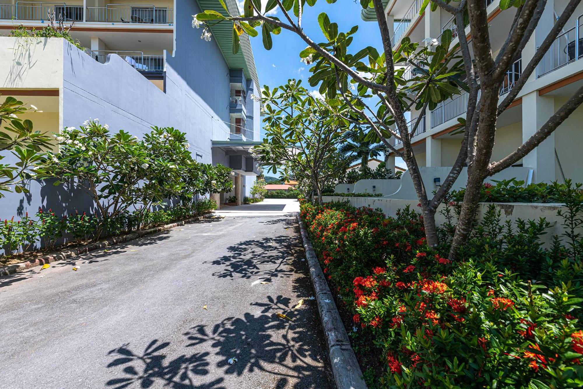 Blue Beach Grand Resort And Spa In Chalong Phuket By Dayuu Ban Saiyuan Dış mekan fotoğraf