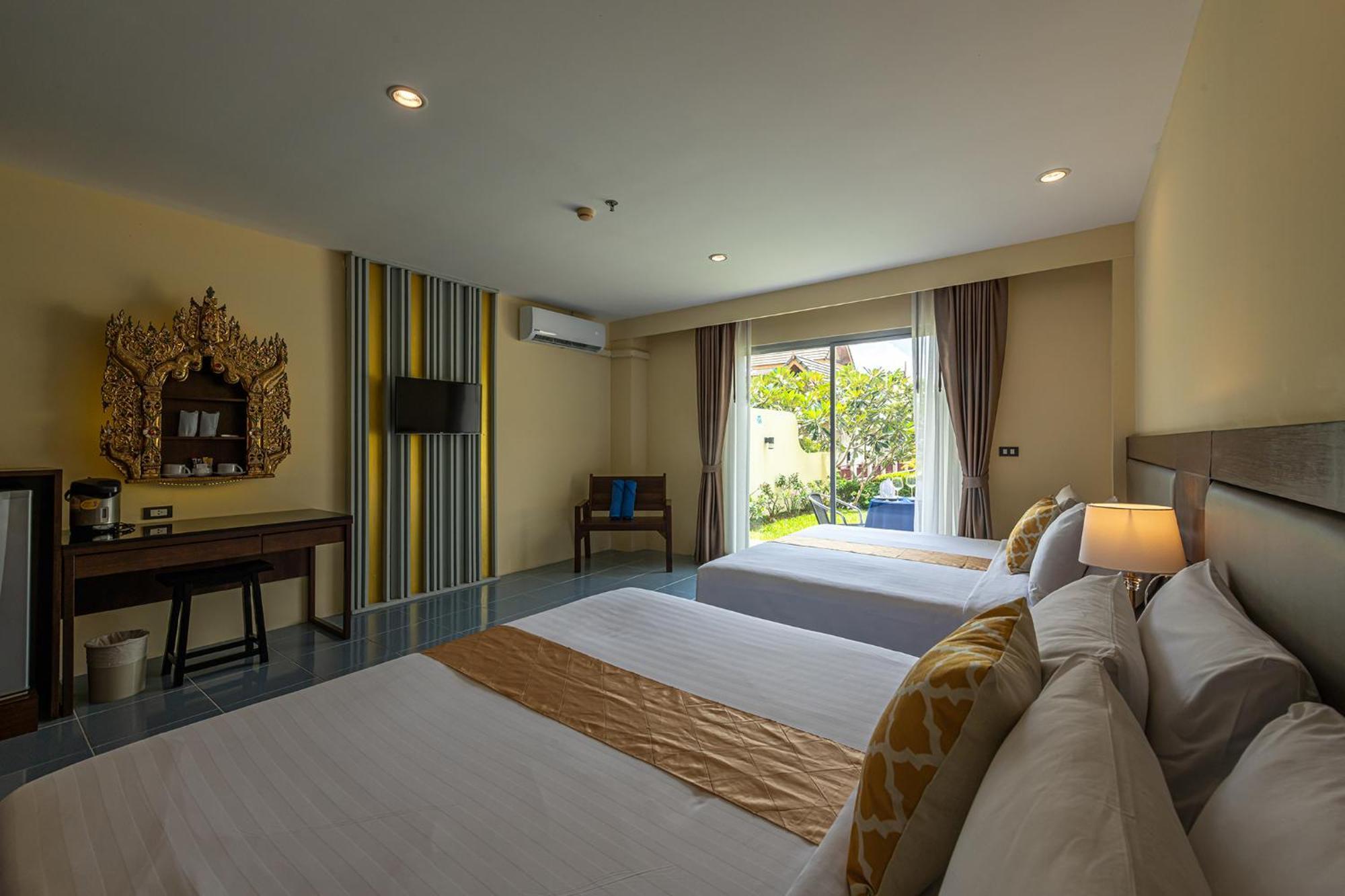 Blue Beach Grand Resort And Spa In Chalong Phuket By Dayuu Ban Saiyuan Dış mekan fotoğraf