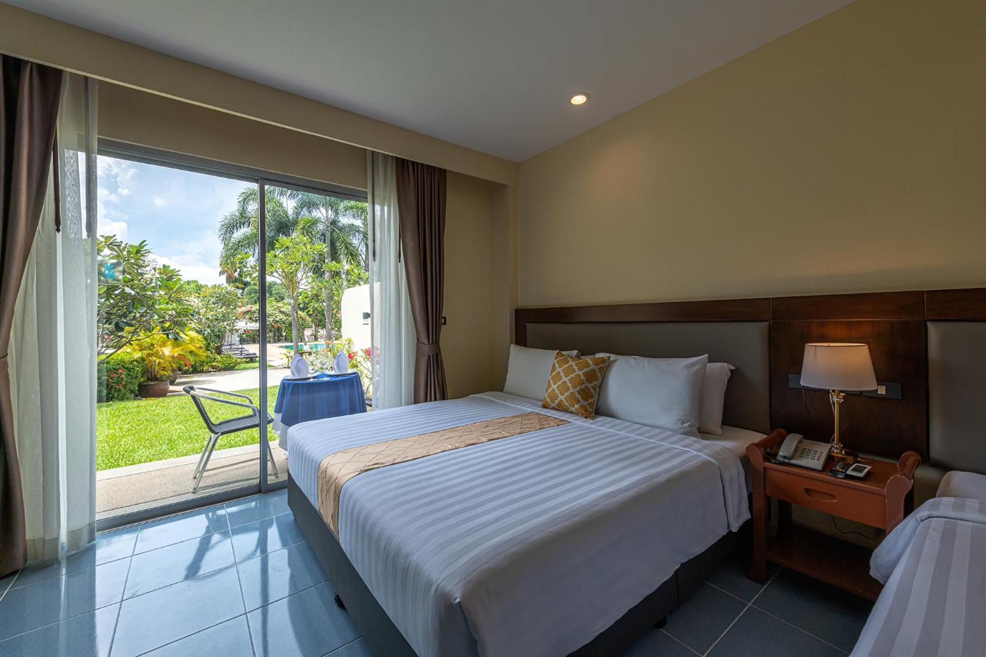 Blue Beach Grand Resort And Spa In Chalong Phuket By Dayuu Ban Saiyuan Dış mekan fotoğraf
