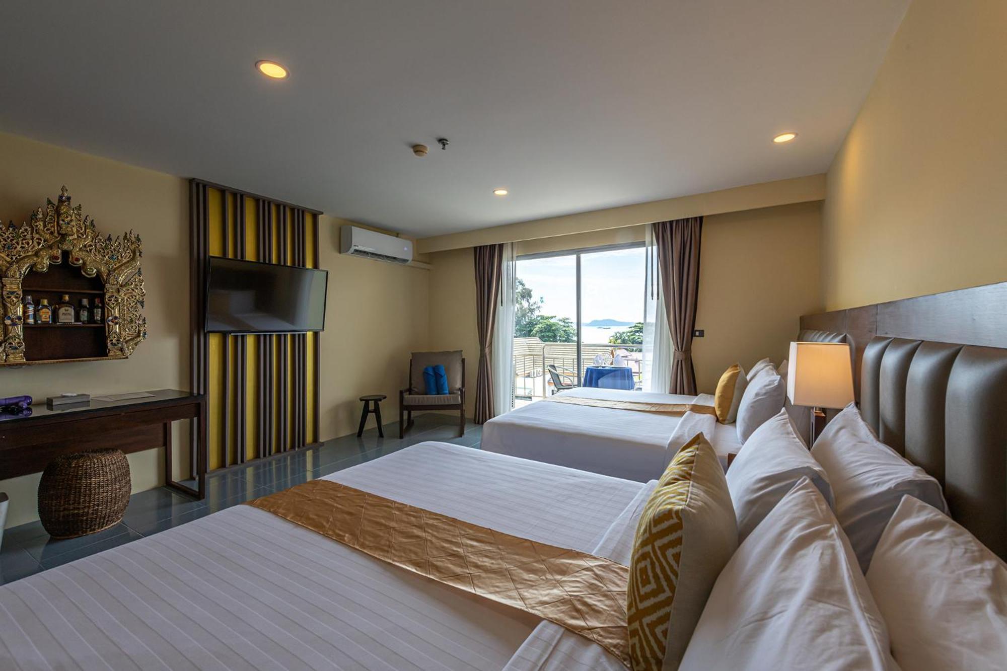 Blue Beach Grand Resort And Spa In Chalong Phuket By Dayuu Ban Saiyuan Dış mekan fotoğraf