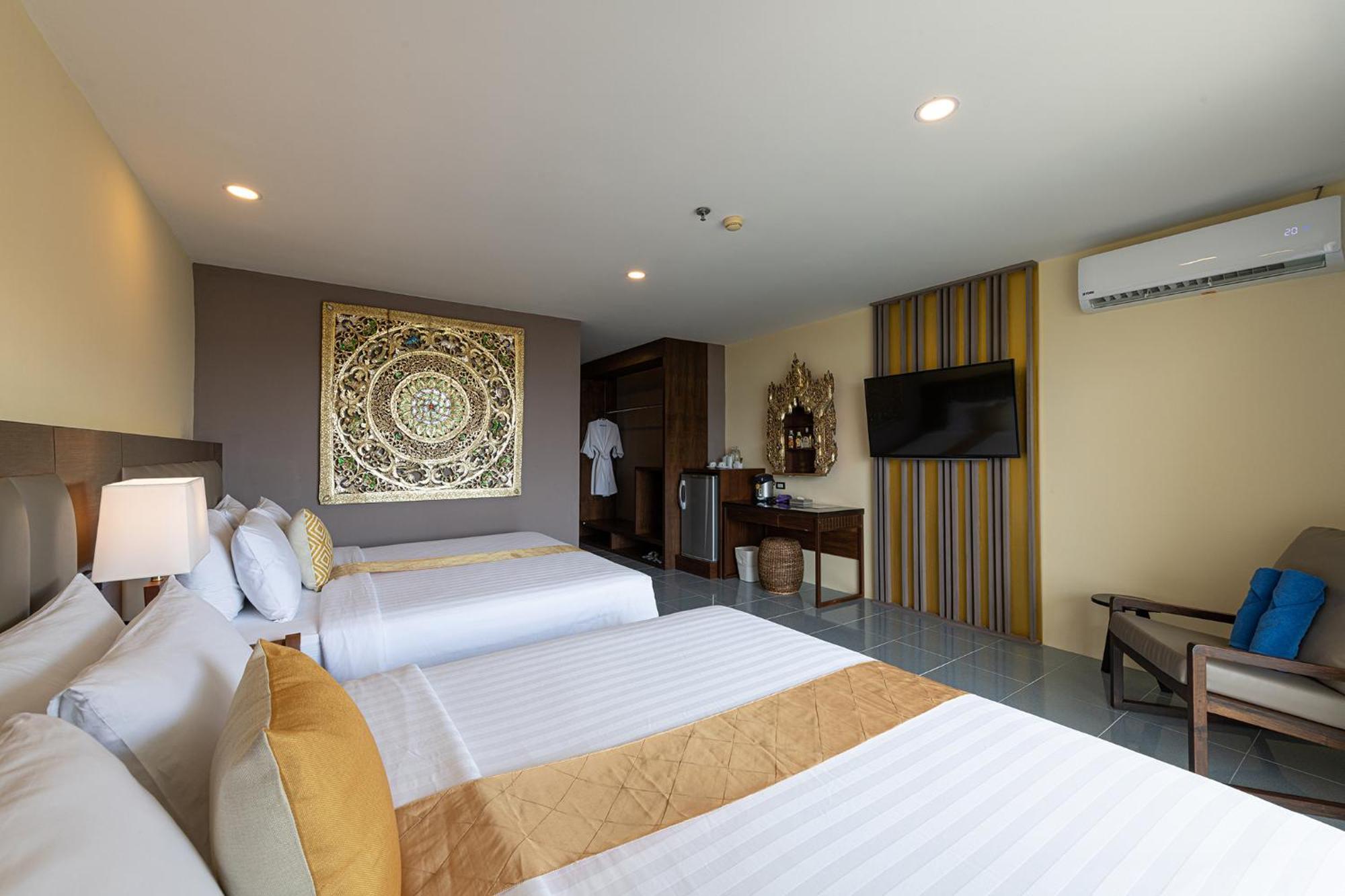 Blue Beach Grand Resort And Spa In Chalong Phuket By Dayuu Ban Saiyuan Dış mekan fotoğraf