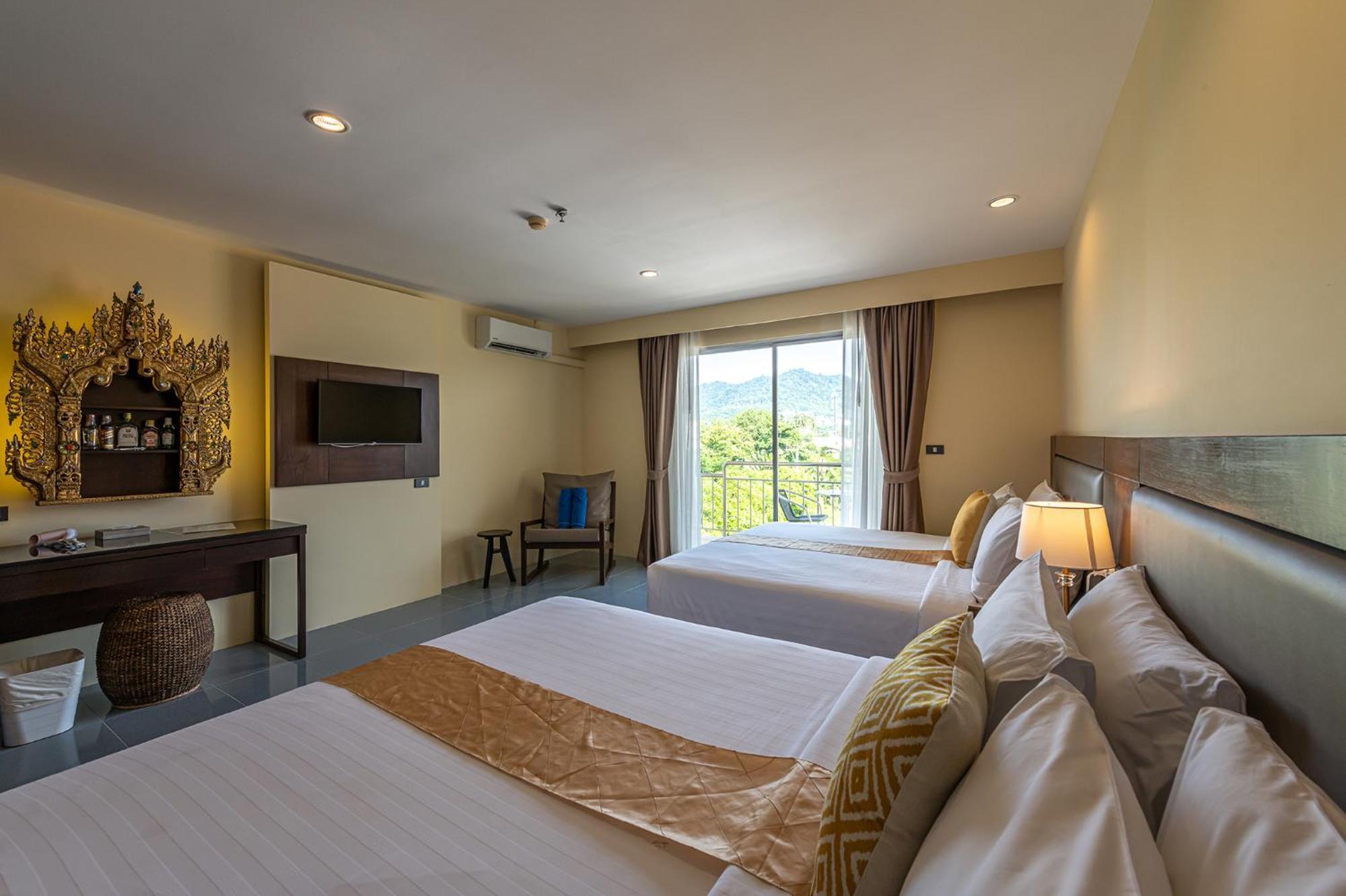 Blue Beach Grand Resort And Spa In Chalong Phuket By Dayuu Ban Saiyuan Dış mekan fotoğraf