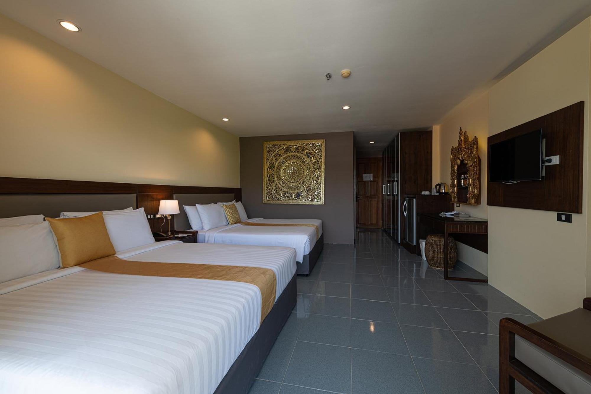 Blue Beach Grand Resort And Spa In Chalong Phuket By Dayuu Ban Saiyuan Dış mekan fotoğraf